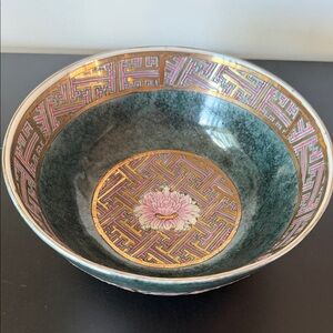 Vintage Chinese Green and Pink Floral Decorative Home Art Bowl